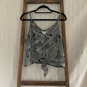 Women’s V- neck black and white floral camisole Size small